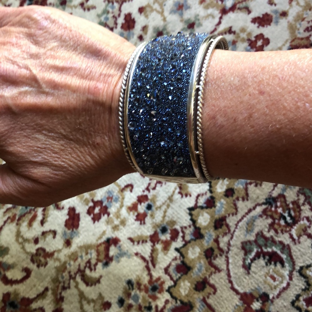 Beautiful Blue Brighton silver plated crystal